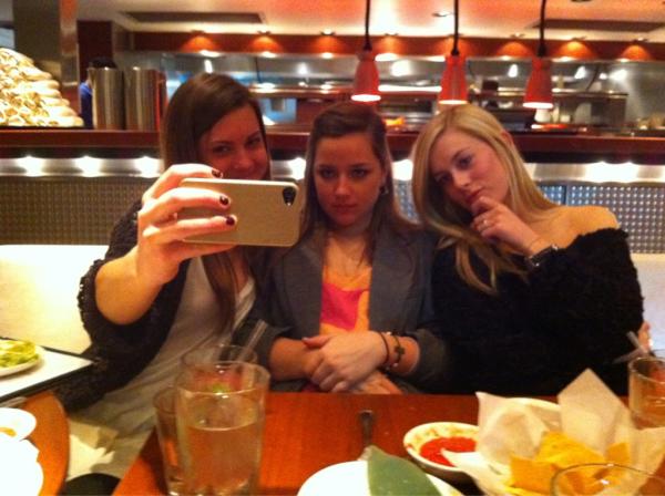 i_am_kamando's tweet photo. Taking pics of self pics... #picsonpicsonpics @chelsea_fred @Steph_Cope @KelRWil http://t.co/VZcwO8yc