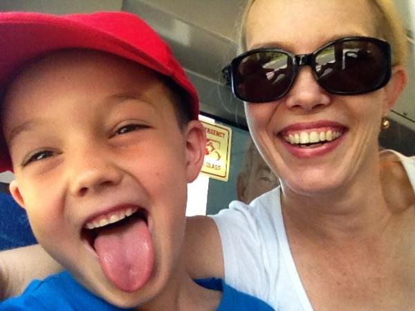 kellit73's tweet photo. Paddy & Mummy day - On the bus on our way to GOMA 😃 http://t.co/vlLXhOcw