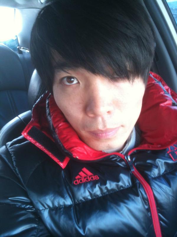 rinozero's tweet photo. 바뻐서 몇달동안 머리를 못깍았더니 머리가 산발이다..-_-;
구차나..머리까끼 구차나..((((((( - _-) http://t.co/C1gXH6Sq