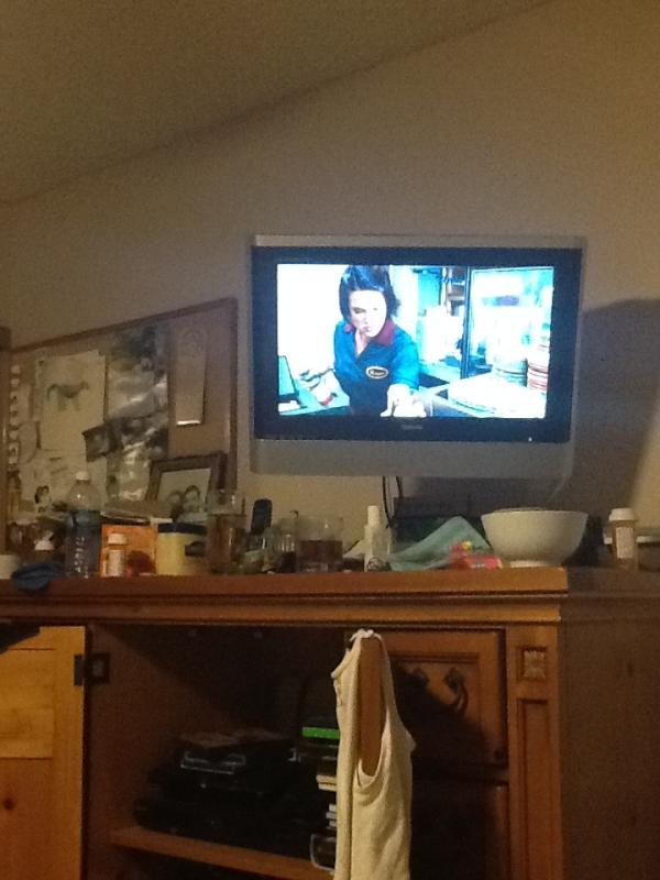 trangle359284's tweet photo. Laying in bed watching WAITING the movie. Funny as hell http://t.co/4BrKQIxx