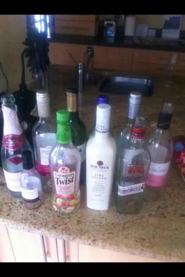 MEGZI83's tweet image. Mehhh never want to see these again!! 😨 @KateChorley @Carriehall5 @lifeguardLu #Alcos haha