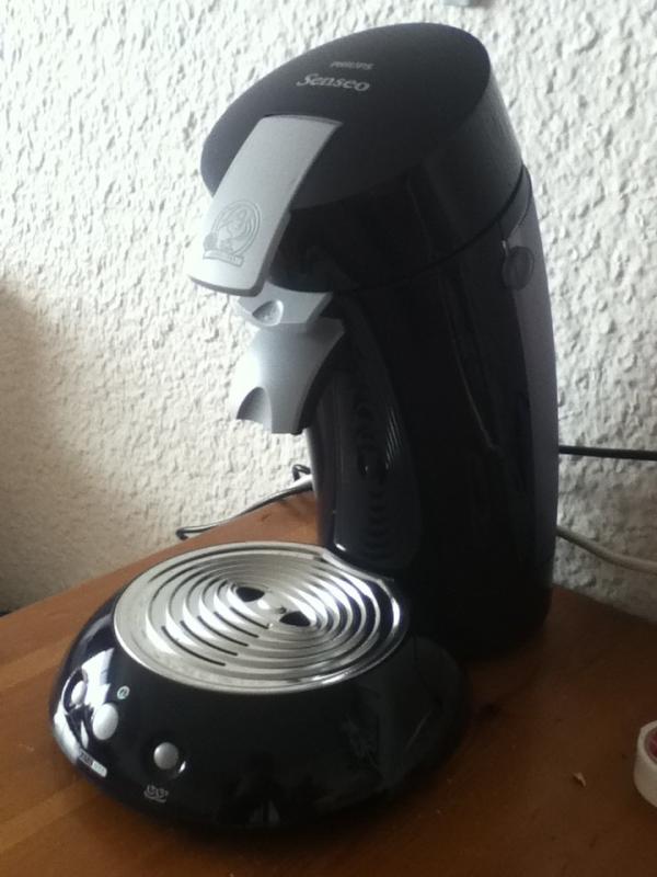 Sam__Lindsay's tweet photo. Yea stoked! Brand new coffee machine! http://t.co/DCU3BQWq