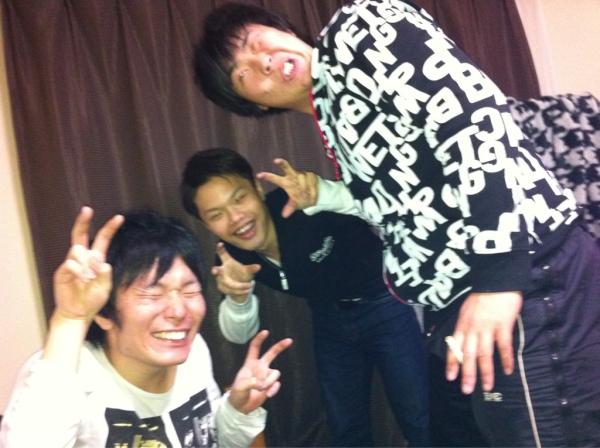 kousei__'s tweet photo. コールの嵐でしんだ三人。 http://t.co/TAkTfBsE