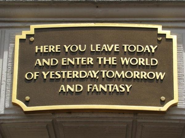 DLtoday's tweet photo. #ThatFeelingYouGetWhen you walk through the railroad tunnel into Disneyland and your cares melt away... http://t.co/5bhBEZhC