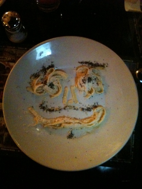 Baby_Bamber's tweet photo. Just finished my dinner- I'll call him noodle man. http://t.co/vdvE9uMa
