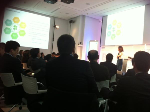MariaTenaCR's tweet image. Seguimos con la experiencia de Garanti en #simplebank. También disponible en streaming en centrodeinnovacionbbva.com
