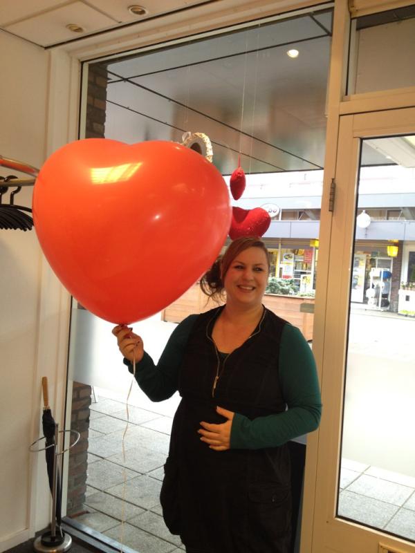 glendanotten's tweet photo. Wie was er zo lief op deze mooie ballon na mijn werk te sturen! erg bedankt nu alleen nog weten van wie! http://t.co/RJdTK6G2
