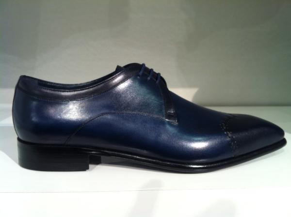DSTRCTzwolle's tweet image. Altijd al blauwe leren schoenen willen hebben, kijk! #Borgioli