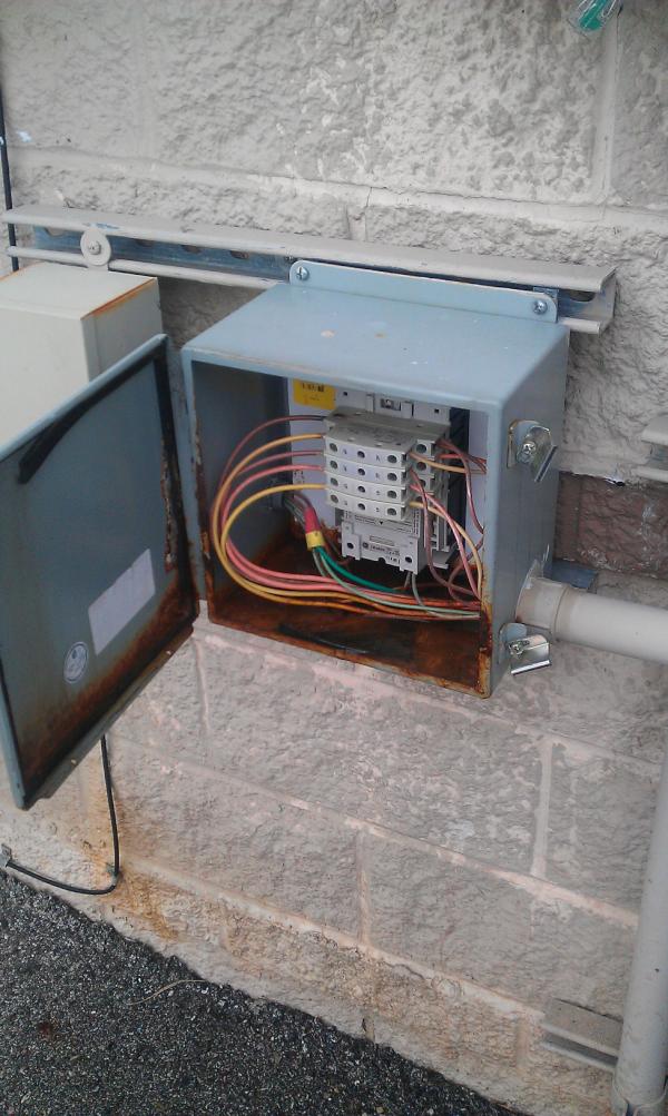 Electricalstl's tweet image. Let the water out.