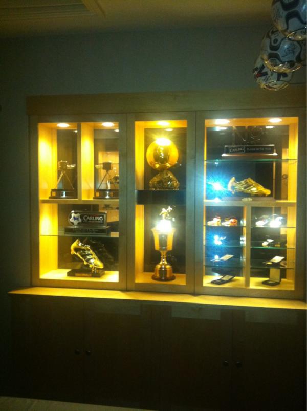 PaulCDoyle's tweet photo. “@themichaelowen: @piersmorgan Say no more. http://t.co/GqVnc1up”.  Piers the paperboy blown away.