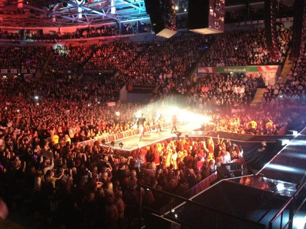 _meganjess's tweet image. RT @CapitalFMArena: RT @coulterfamily: @CapitalFMArena #TheCodeNottingham  #teamfollowback  Top night x