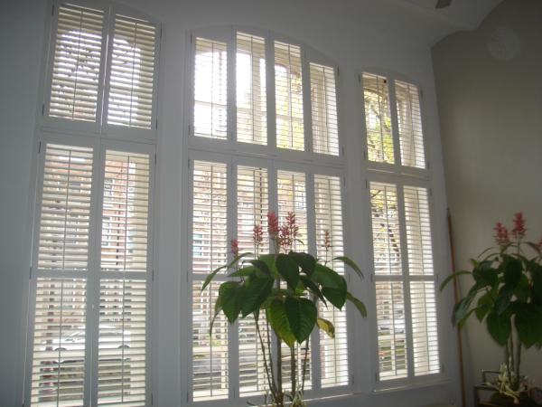 Shutter_Partner's tweet image. Extra foto van een woonkamer voorzien van shutters