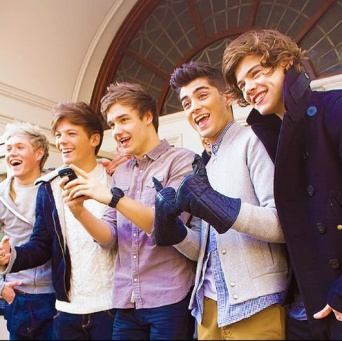1DDutchiesss's tweet image. #BadFirstDateQuestions , is it okay that I have 5 other boyfriends?