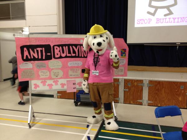 iaff1286's tweet photo. Blaze at Grauer Elementary! Excellent job student leadership group!! Thanks Mrs. Klomp #pinkshirtday ##PSD2012 #IAFF http://t.co/rdjMgTyV