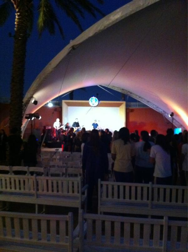 DeltaState_WBB's tweet photo. Live band on the harbour walk #GSC http://t.co/4cGCKBDk