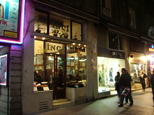 Do not miss to to eat PROFITEROLE in "İNCİ Patisserie", where the first profiterole was cooked, at Istiklal Avenue!