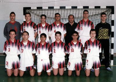 1995 Yılı Türkiye 2.si Ortaokul Erkek Hentbol Takımımız..
