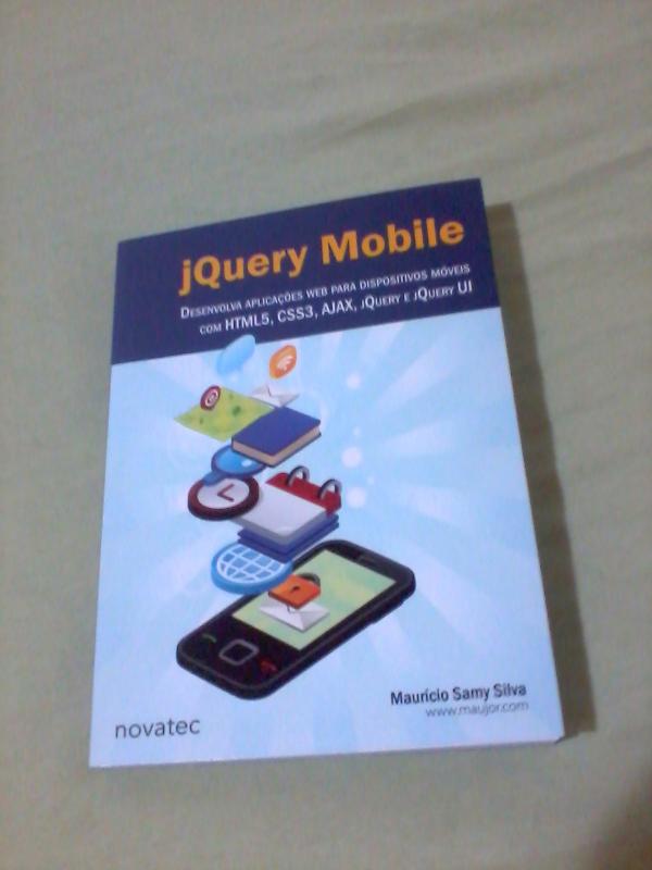 flavioricardo's tweet image. Ae chegou o livro do @maujor sobre jQuery Mobile que eu ganhei do @jquerybr! \o/