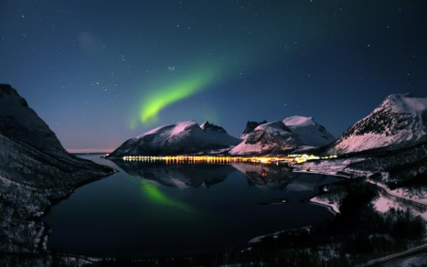 WallpaperGuide's tweet image. northern light! So amazing!