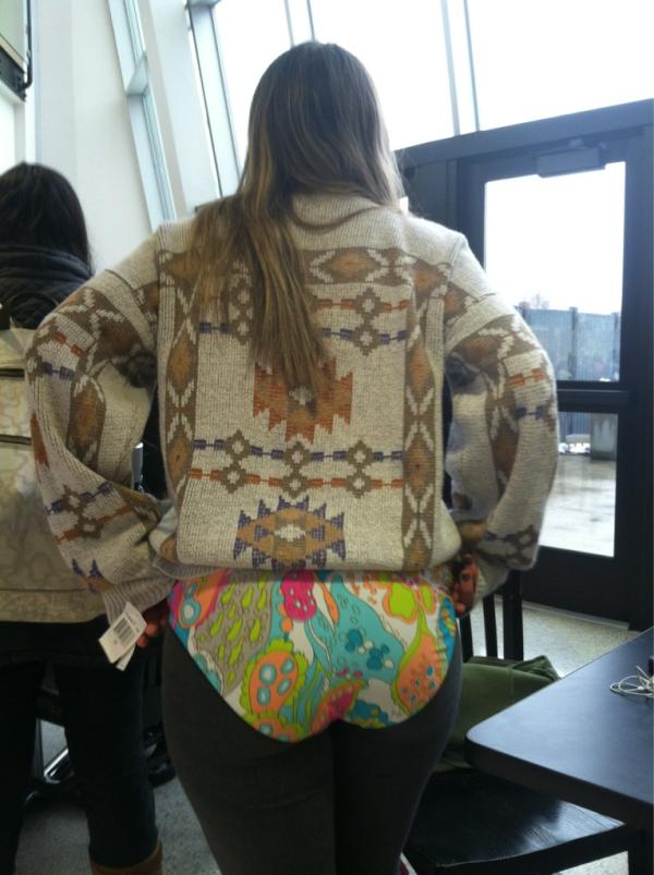 Gold_DIGA's tweet image. Causal bathing suit try on in the roto. #puerto #springbreakgrind