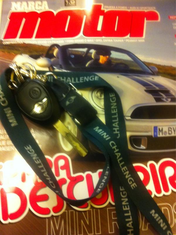 thecomminity's tweet image. #TheComminity recomienda el nuevo numero de @marca_motor! Nuevo #MINI #Roadster!