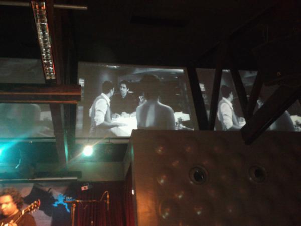 sonymusicindia's tweet photo. Finally! Khoya Khoya Chand! :D #BartenderLive! http://t.co/vzSilsaW