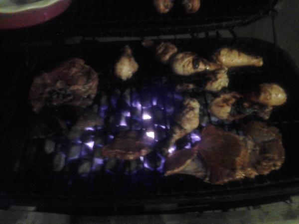 HenryCordova69's tweet image. Bbqing! #bombomb