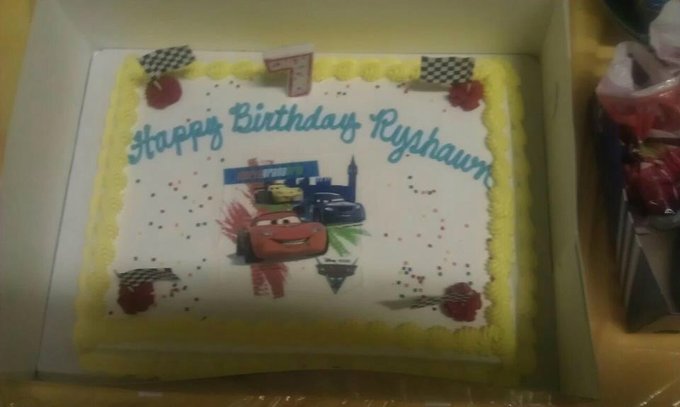 Dis shyt was bum!!!#HBDnephew http://t.co/RiPvpjd3<a href="/tag/hbdnephew"class="tags">#HBDnephew</a>