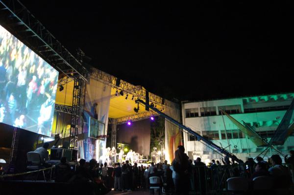 VosotrosOficial's tweet photo. la tocada de ayer fue en el festival @Vivalart del Colegio Mederno Tepeyac, aqui otra foto http://t.co/zyYaqV2k