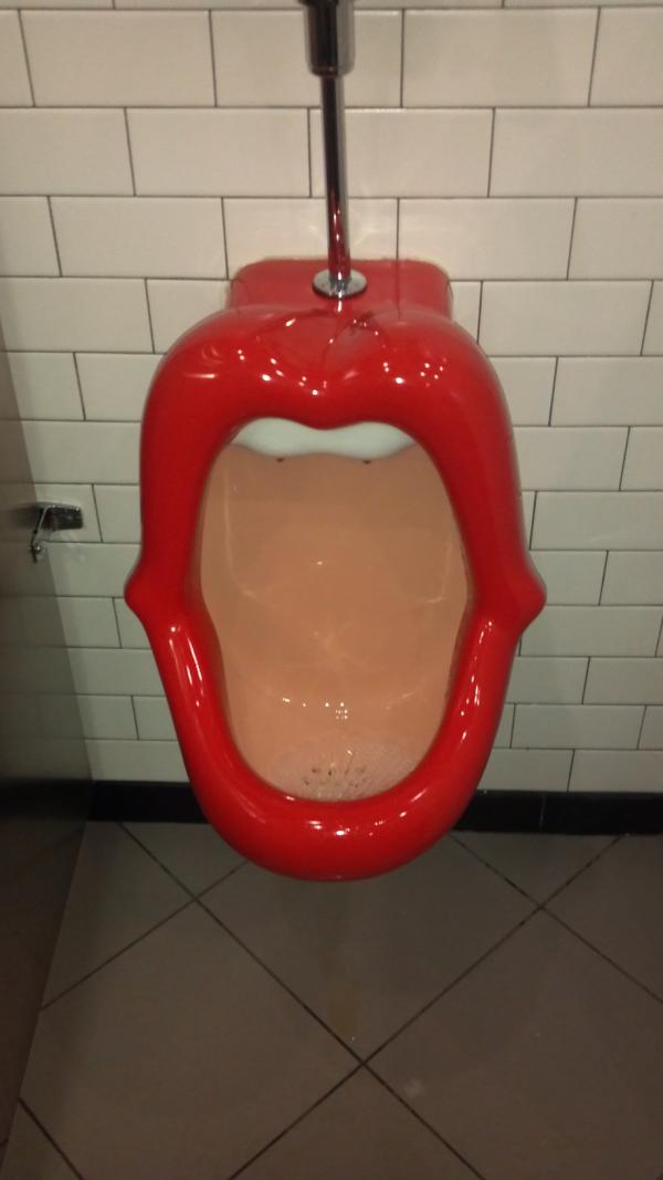 eatsieboys's tweet image. best urinal ever.
