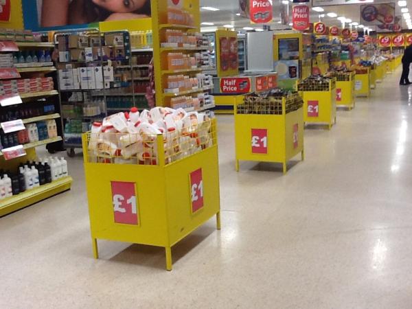 Centre isle Trading round £1 
<a href="/Brooks3240/">John Brooks</a>