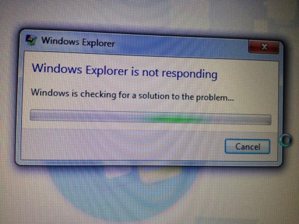 atphill's tweet image. God sake why can&apos;t windows just work &amp;gt;.&amp;gt; 

#DownWithWindows!!! #MacFTW