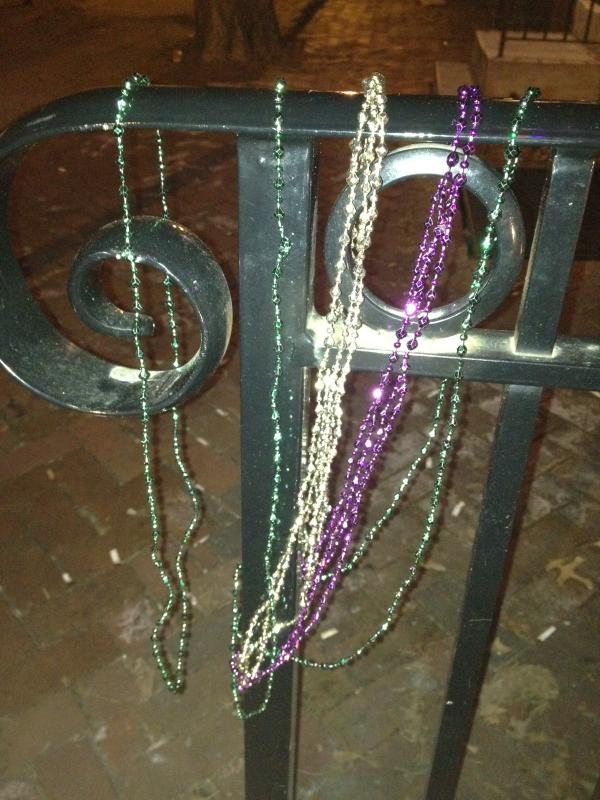 djleejones's tweet photo. 90 mins till Mardi GRAS .  Rover is celebrating at terra.  Come join the fun http://t.co/40i7gna9
