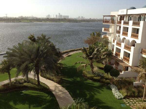 Ready to discover a little bit of Dubai !! This view from my room is just a promise of something nice !!