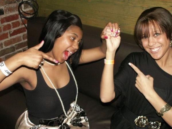 laurenelyce's tweet image. #LambdaEta memories- Me and my Tre @P3ARLfect_TRE on my 21st :) #Spring2010