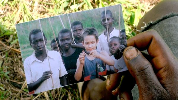 Mercredi 29 Février, à 20h30 au Rat qui Tousse! "Retour à Mandima", de Rob-Jan Lacombe!
comptoirdudoc.org/programmations…