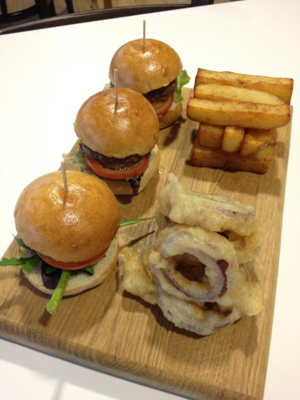 PodiemCafeBar's tweet photo. £5.95 for all this!! @PodiemCafeBar! Come and try our chef special! At this special price! http://t.co/SOpM8ZZv