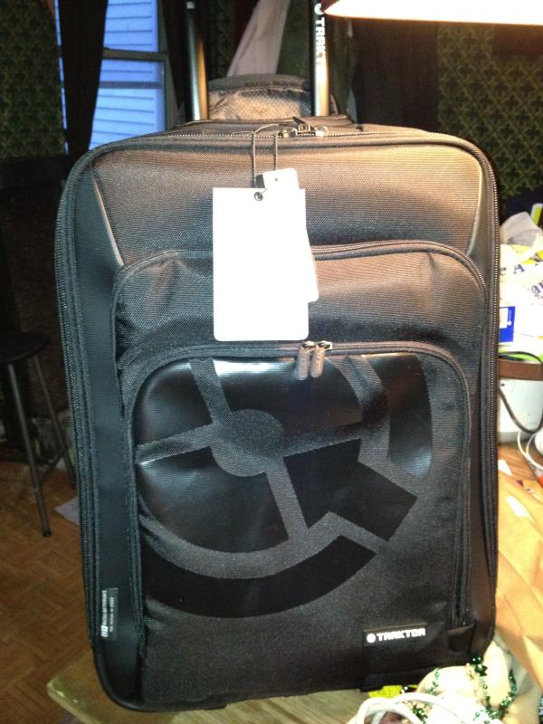 djleejones's tweet photo. Second package has arrived http://t.co/VGY69RFx