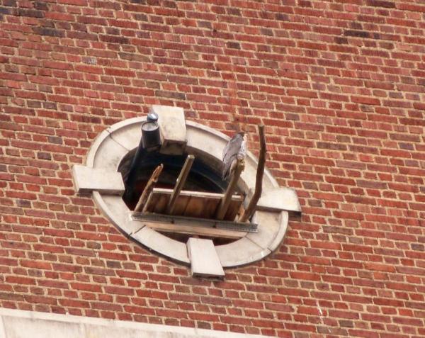 SagesPlace's tweet photo. Peregrine on the Statler http://t.co/gqFEE1ce