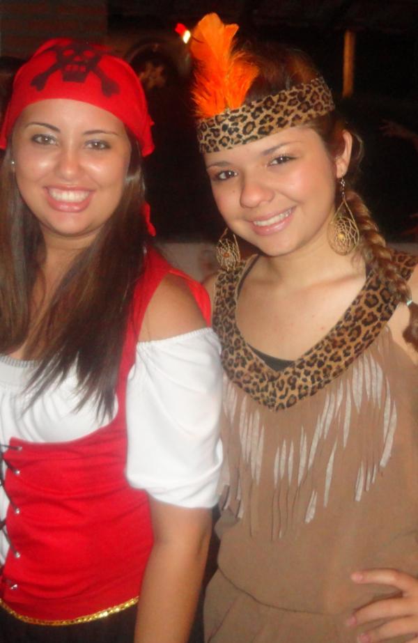 mell_oliveiraa's tweet photo. A #Índia maaais liinda ♥ @LuValloto_ http://t.co/Lv38ozNe