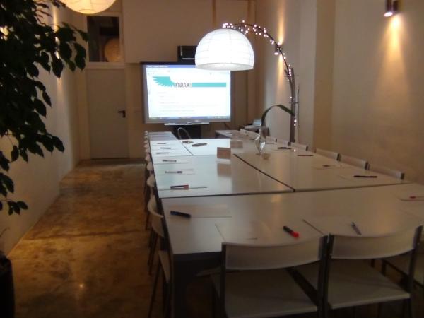 YarakSeed's tweet photo. Espacio @coworkvalencia preparado ;) #workshopTIC #23F con @jmegias @TorreblancaMJ y @echaleku en #coworkingValencia ! http://t.co/6cV6HxXz