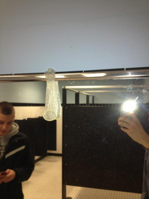 pnewmz's tweet image. #ueproblems wtf?