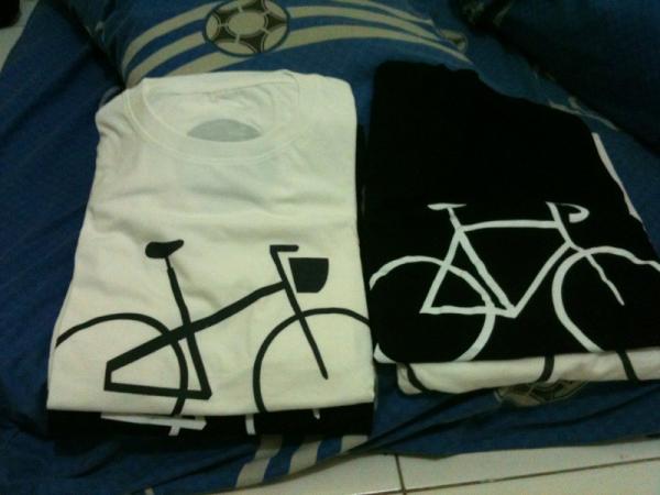 RT @dhamves: Therafhyx official merch cc <a href="/therafhyx/">Therafhyx</a>