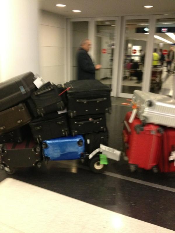 nikkitbfh's tweet image. Their luggage!