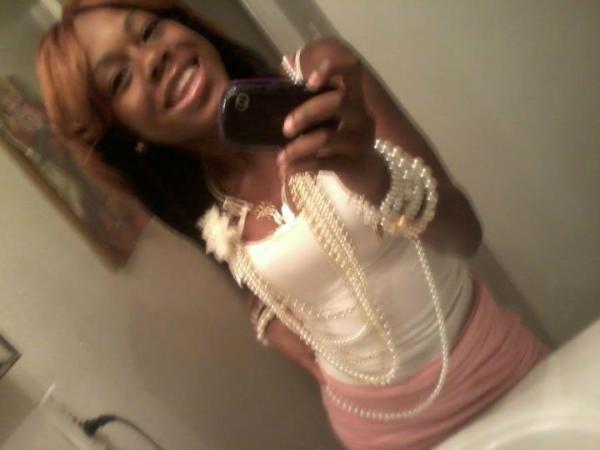 Lendir_Ai's tweet photo. @Love_Dest Yhu Need To Takee Piks Likee Thiss Yhu Will Look Cutee Af http://t.co/QoVAxB3c