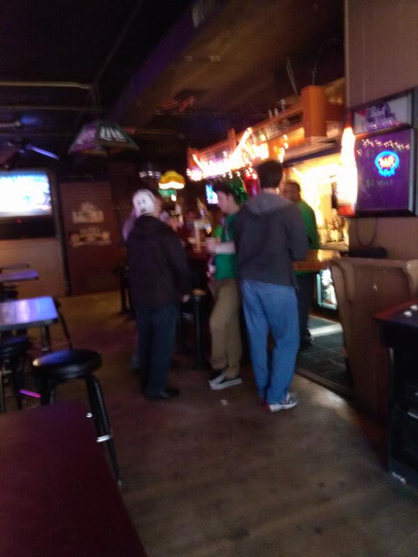 IlliniInn's tweet photo. come join us for a beer #unofficial http://t.co/K7hI7Joi