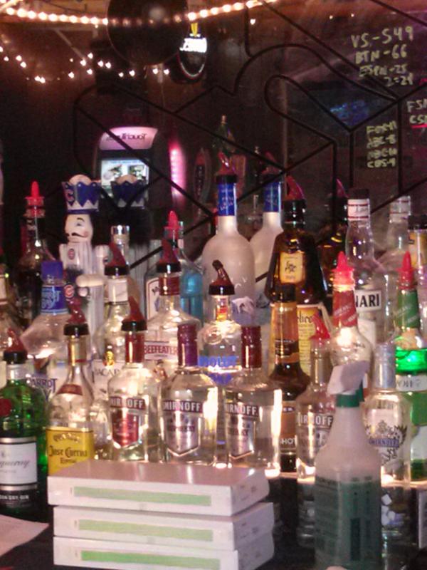 IlliniInn's tweet photo. This alcohol is just waiting to get drank lol http://t.co/voYDVc1N