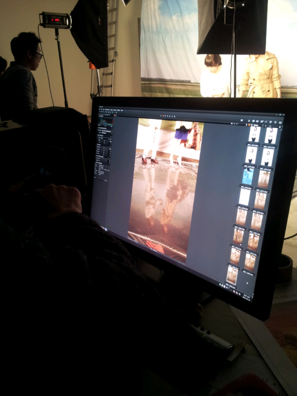 applechaji's tweet photo. SBS 주말특별기획 바보엄마 포스터촬영현장!ㅋㅋ3월 17일에 첫방송합니다. http://t.co/WwsbKubk