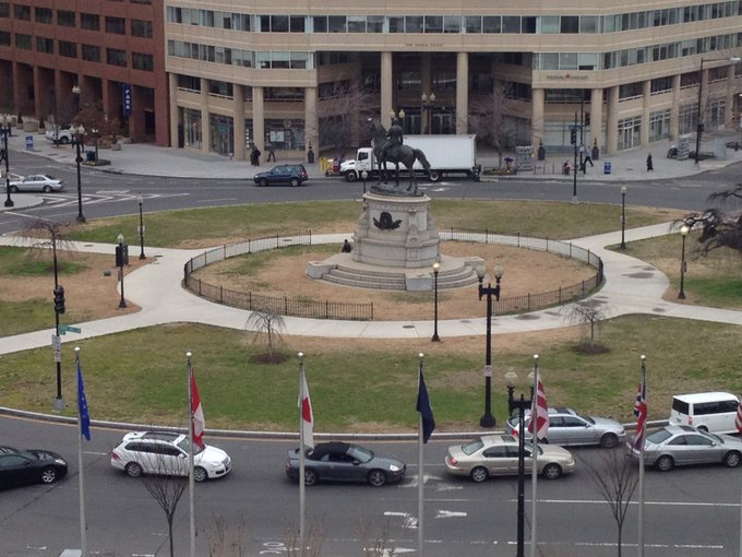 Here's a pic from my room. http://t.co/WLTr8Mb2