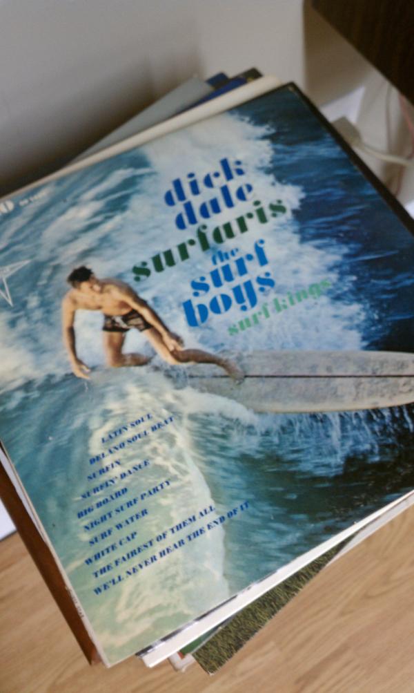 photoboom's tweet image. Listening to old vinyl in the office today.  15-20 minutes per side then record flip?  #spoiledbytechnology #2muchwork